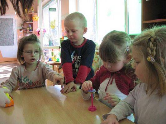 Grafika #27: 26.03.2010 - Klub Młodego Odkrywcy z wizytą w naszym przedszkolu