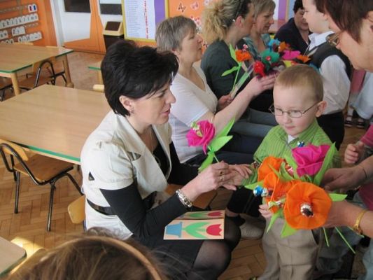 Grafika #1: 8 marca DZIEŃ KOBIET