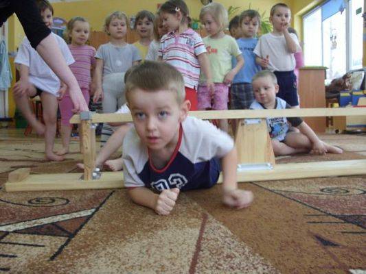 Grafika #2: 10.02.2010 - Ćwiczenia gimnastyczne w grupie "Maluchów"