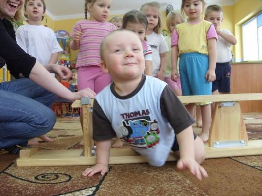 Grafika #3: 10.02.2010 - Ćwiczenia gimnastyczne w grupie "Maluchów"