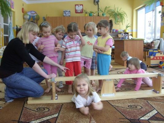 Grafika #4: 10.02.2010 - Ćwiczenia gimnastyczne w grupie "Maluchów"