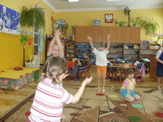 Grafika #7: 10.02.2010 - Ćwiczenia gimnastyczne w grupie "Maluchów"