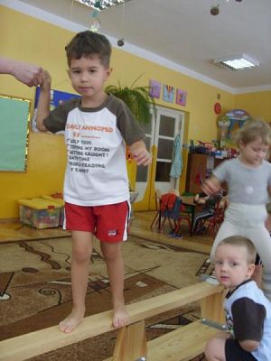 Grafika #9: 10.02.2010 - Ćwiczenia gimnastyczne w grupie "Maluchów"