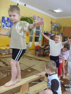 Grafika #10: 10.02.2010 - Ćwiczenia gimnastyczne w grupie "Maluchów"