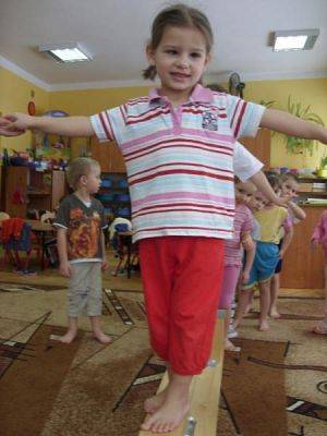 Grafika #14: 10.02.2010 - Ćwiczenia gimnastyczne w grupie "Maluchów"