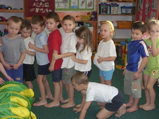Grafika #8: 05.02.2010 - Ćwiczenia gimnastyczne w grupie "średniaków"