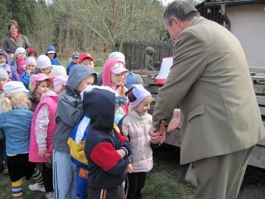 Grafika #13: 27.04.2010 - Wizyta w leśniczówce w Borze Charbrowskim