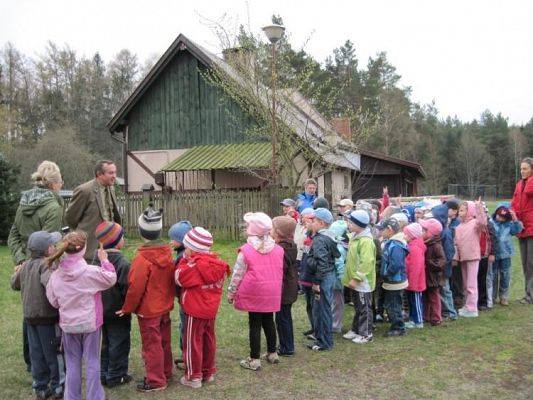 Grafika #18: 27.04.2010 - Wizyta w leśniczówce w Borze Charbrowskim