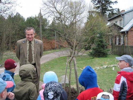 Grafika #22: 27.04.2010 - Wizyta w leśniczówce w Borze Charbrowskim