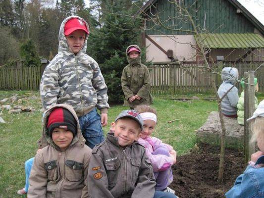 Grafika #23: 27.04.2010 - Wizyta w leśniczówce w Borze Charbrowskim