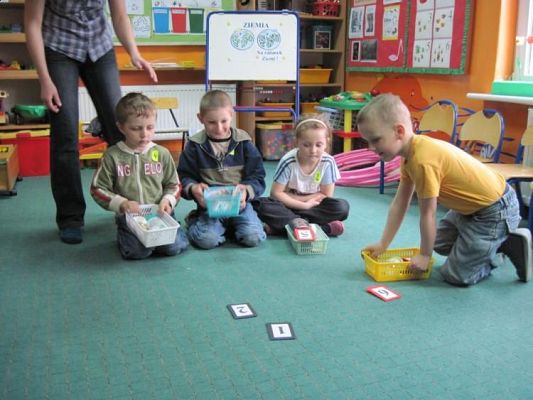 Grafika #0: 21.04.2010 - Zajęcia otwarte w grupie Średniaków