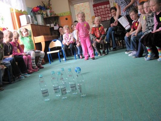 Grafika #1: 21.04.2010 - Zajęcia otwarte w grupie Średniaków