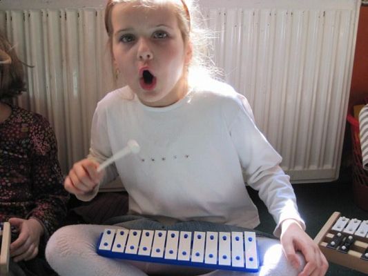 Grafika #1: 15.04.2010 - Zajęcia rytmiczne w grupie Starszaków