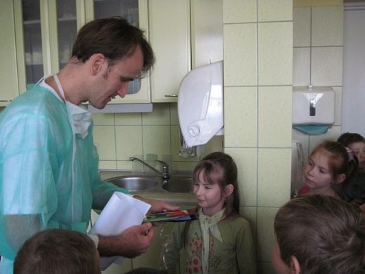 Grafika #9: 14.04.2010 - Z wizytą w Ośrodku Zdrowia