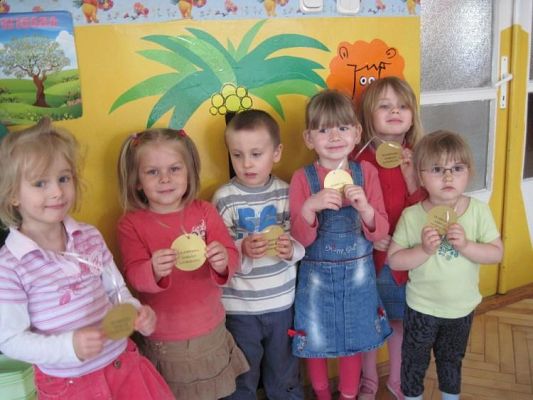 Grafika #0: 31.05.2010 - Olimpiada dobrego zachowania - złoci medaliści w miesiącu maju