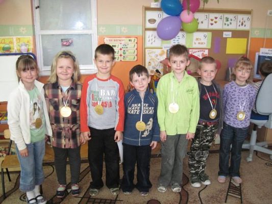 Grafika #1: 31.05.2010 - Olimpiada dobrego zachowania - złoci medaliści w miesiącu maju