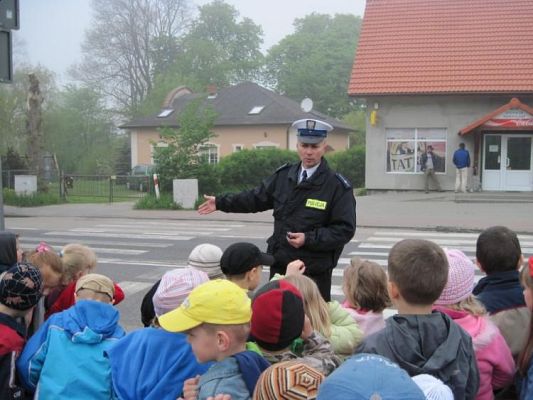 Grafika #5: 20,05,2010 - Spotkanie z policjantem