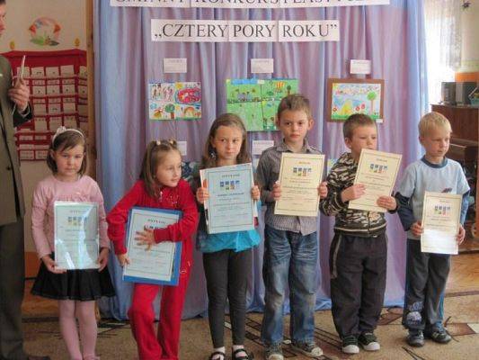 Grafika #6: 11.05.2010 - Laureaci Gminnego Konkursu Plastycznego pt."Cztery pory roku"