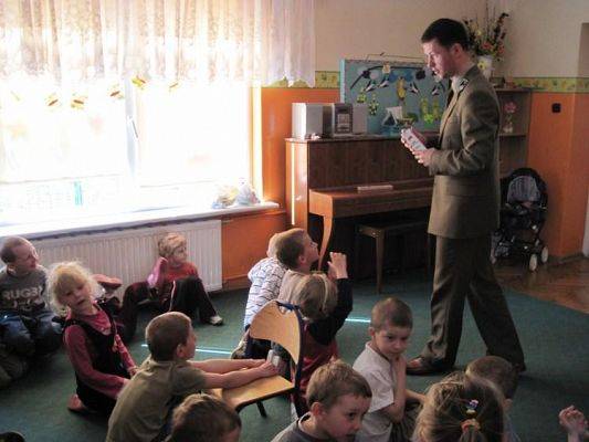 Grafika #7: 11.05.2010 - Laureaci Gminnego Konkursu Plastycznego pt."Cztery pory roku"