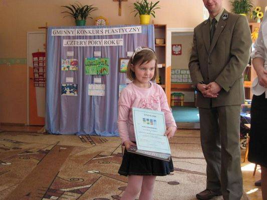 Grafika #14: 11.05.2010 - Laureaci Gminnego Konkursu Plastycznego pt."Cztery pory roku"