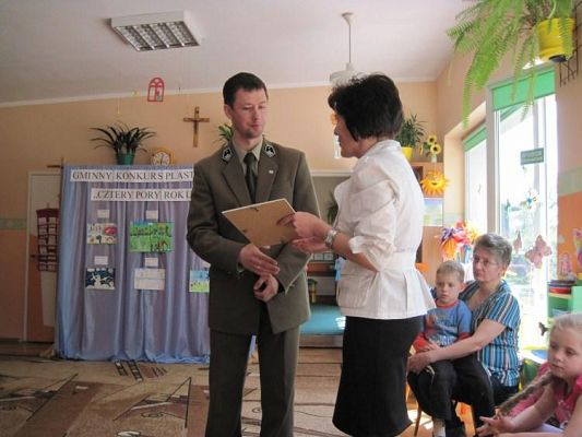 Grafika #19: 11.05.2010 - Laureaci Gminnego Konkursu Plastycznego pt."Cztery pory roku"