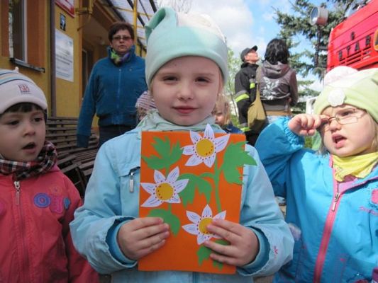 Grafika #1: 05.05.2010 - Strażacy w naszym przedszkolu