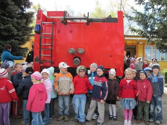 Grafika #5: 05.05.2010 - Strażacy w naszym przedszkolu