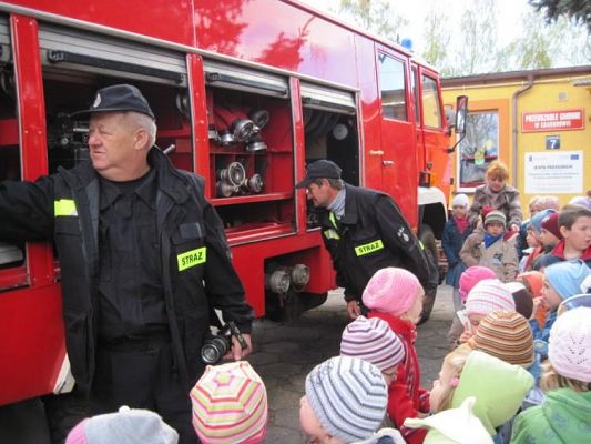 Grafika #7: 05.05.2010 - Strażacy w naszym przedszkolu