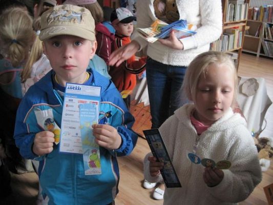 Grafika #1: 14.06.2010 - Spotkanie w Bibliotece Gminnej w ramach akcji "Cała Polska czyta dzieciom"