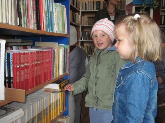 Grafika #2: 14.06.2010 - Spotkanie w Bibliotece Gminnej w ramach akcji "Cała Polska czyta dzieciom"