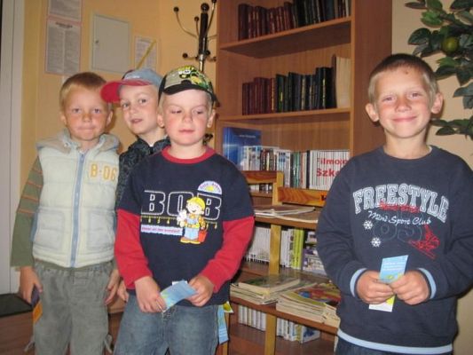 Grafika #3: 14.06.2010 - Spotkanie w Bibliotece Gminnej w ramach akcji "Cała Polska czyta dzieciom"