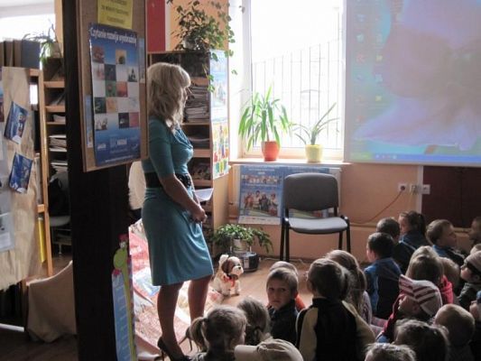 Grafika #5: 14.06.2010 - Spotkanie w Bibliotece Gminnej w ramach akcji "Cała Polska czyta dzieciom"