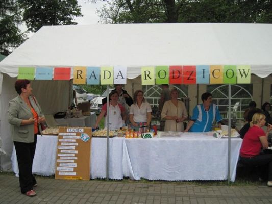 Grafika #0: 12.06.2010 - Rada Rodziców na Festynie Gminnym "Niezapominajka"