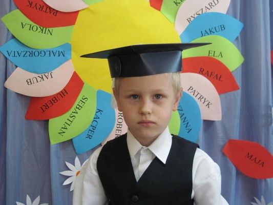 Grafika #0: 23.06.2010 - Absolwenci Przedszkola Gminnego w Charbrowie rok 2009/2010