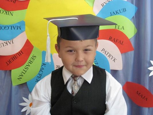 Grafika #19: 23.06.2010 - Absolwenci Przedszkola Gminnego w Charbrowie rok 2009/2010