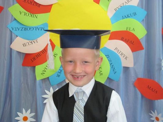 Grafika #22: 23.06.2010 - Absolwenci Przedszkola Gminnego w Charbrowie rok 2009/2010