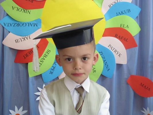 Grafika #31: 23.06.2010 - Absolwenci Przedszkola Gminnego w Charbrowie rok 2009/2010
