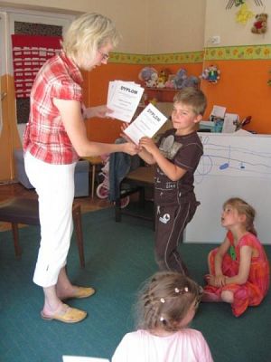 Grafika #10: 18.06.2010 - Uroczyste zakończenie zajęć dodatkowych z rytmiki i j.angielskiego