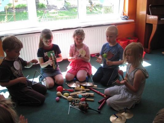 Grafika #26: 18.06.2010 - Uroczyste zakończenie zajęć dodatkowych z rytmiki i j.angielskiego