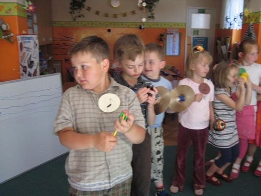 Grafika #27: 18.06.2010 - Uroczyste zakończenie zajęć dodatkowych z rytmiki i j.angielskiego