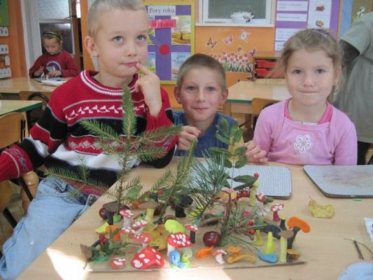 Grafika #0: 23.09.2010 - Zajęcia plastyczne w grupie "Starszaków"