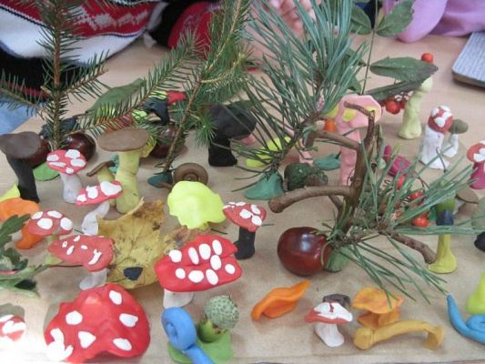 Grafika #1: 23.09.2010 - Zajęcia plastyczne w grupie "Starszaków"