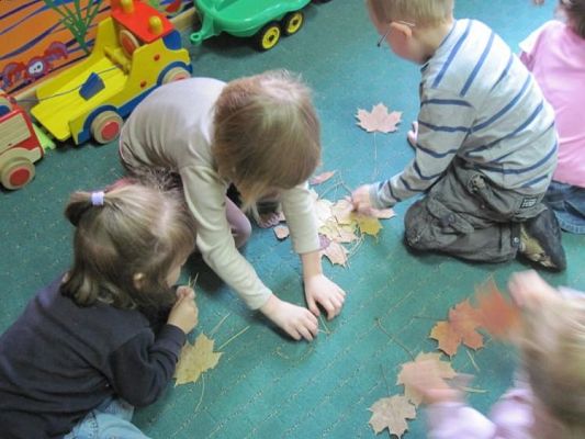 Grafika #4: 22.09.2010 - Jesienne zabawy w grupie "Średniaków"