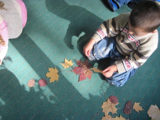 Grafika #7: 22.09.2010 - Jesienne zabawy w grupie "Średniaków"