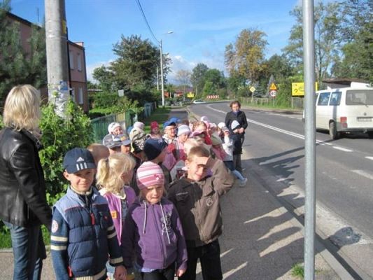 Grafika #2: 22.09.2010 - Spotkanie z policjantem "Jak bezpiecznie przejść przez ulicę"