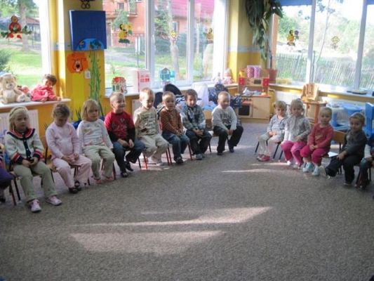 Grafika #11: 22.09.2010 - Spotkanie z policjantem "Jak bezpiecznie przejść przez ulicę"