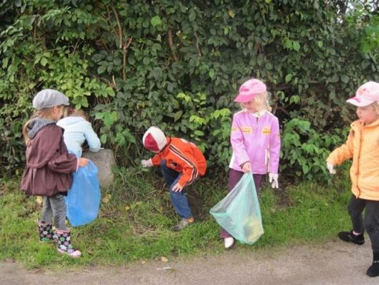 Grafika #13: 17.09.2010 - Bierzemy udział w Ogólnopolskiej Akcji "Sprzątania Świata"