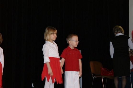 Grafika #6: 13.11.2010 - Występy dzieci z okazji Dnia Seniora