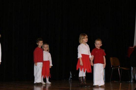 Grafika #7: 13.11.2010 - Występy dzieci z okazji Dnia Seniora