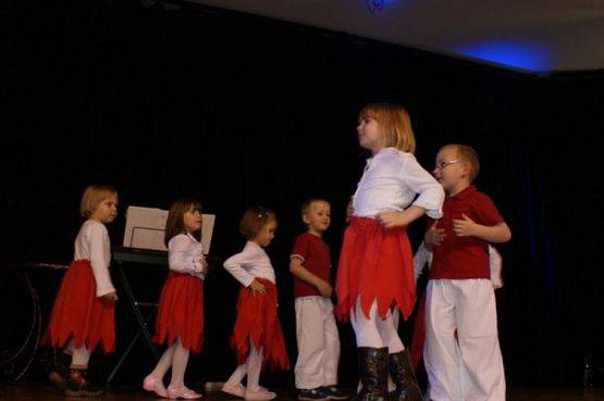 Grafika #17: 13.11.2010 - Występy dzieci z okazji Dnia Seniora